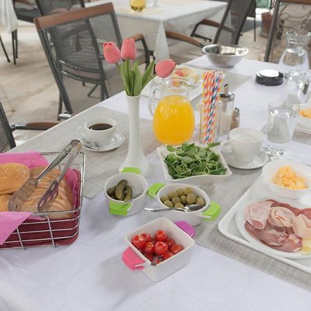 مبيت وإفطار ميدولين Bed & Breakfast Palma المظهر الخارجي الصورة