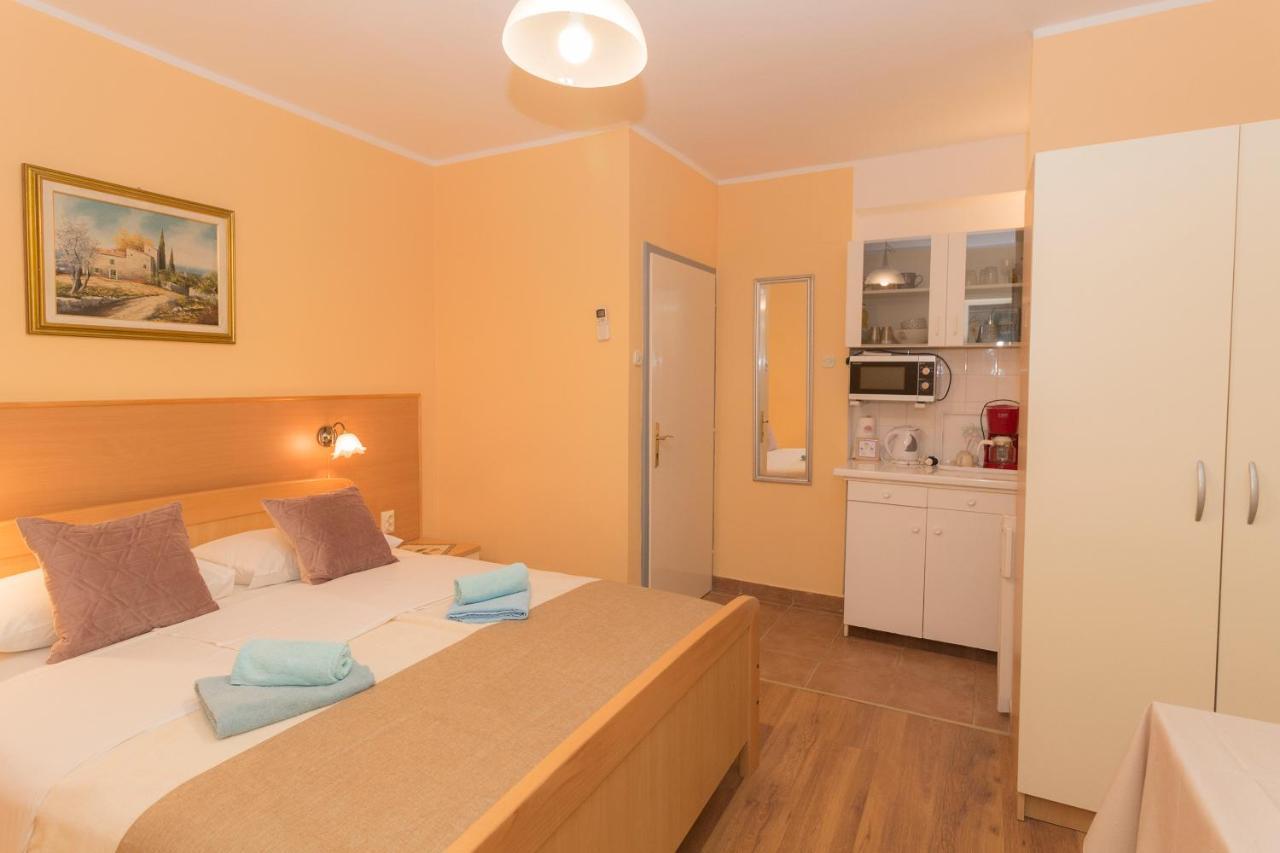 مبيت وإفطار ميدولين Bed & Breakfast Palma المظهر الخارجي الصورة