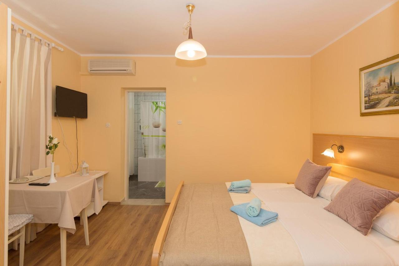 مبيت وإفطار ميدولين Bed & Breakfast Palma المظهر الخارجي الصورة