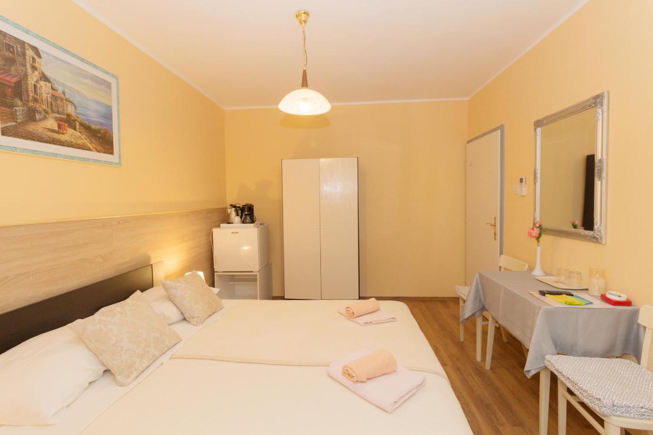 مبيت وإفطار ميدولين Bed & Breakfast Palma المظهر الخارجي الصورة