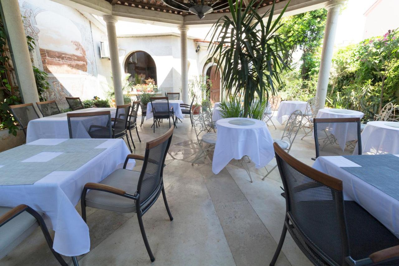 مبيت وإفطار ميدولين Bed & Breakfast Palma المظهر الخارجي الصورة